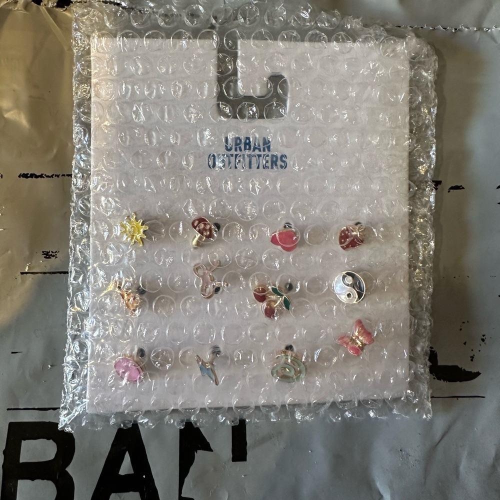 NWT Enamel Post Mismatched Earring Set - Picture 5 of 6